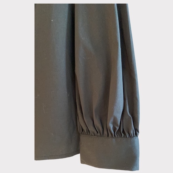 Halogen button front blouse long sleeve button cuffs. Cute ties at neck. Small
C - Picture 3 of 8